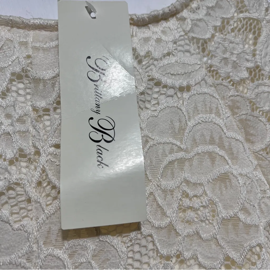 White lace floral top Brittany Black size small S : Box Q: - Image 8