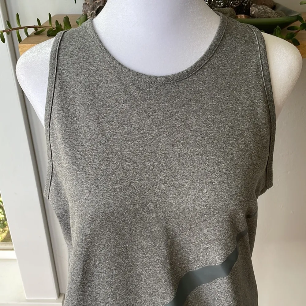 Nike Heather Charcoal Gray Dri Fit High Neck Running Workout Tank Top Sz Small - Image 2