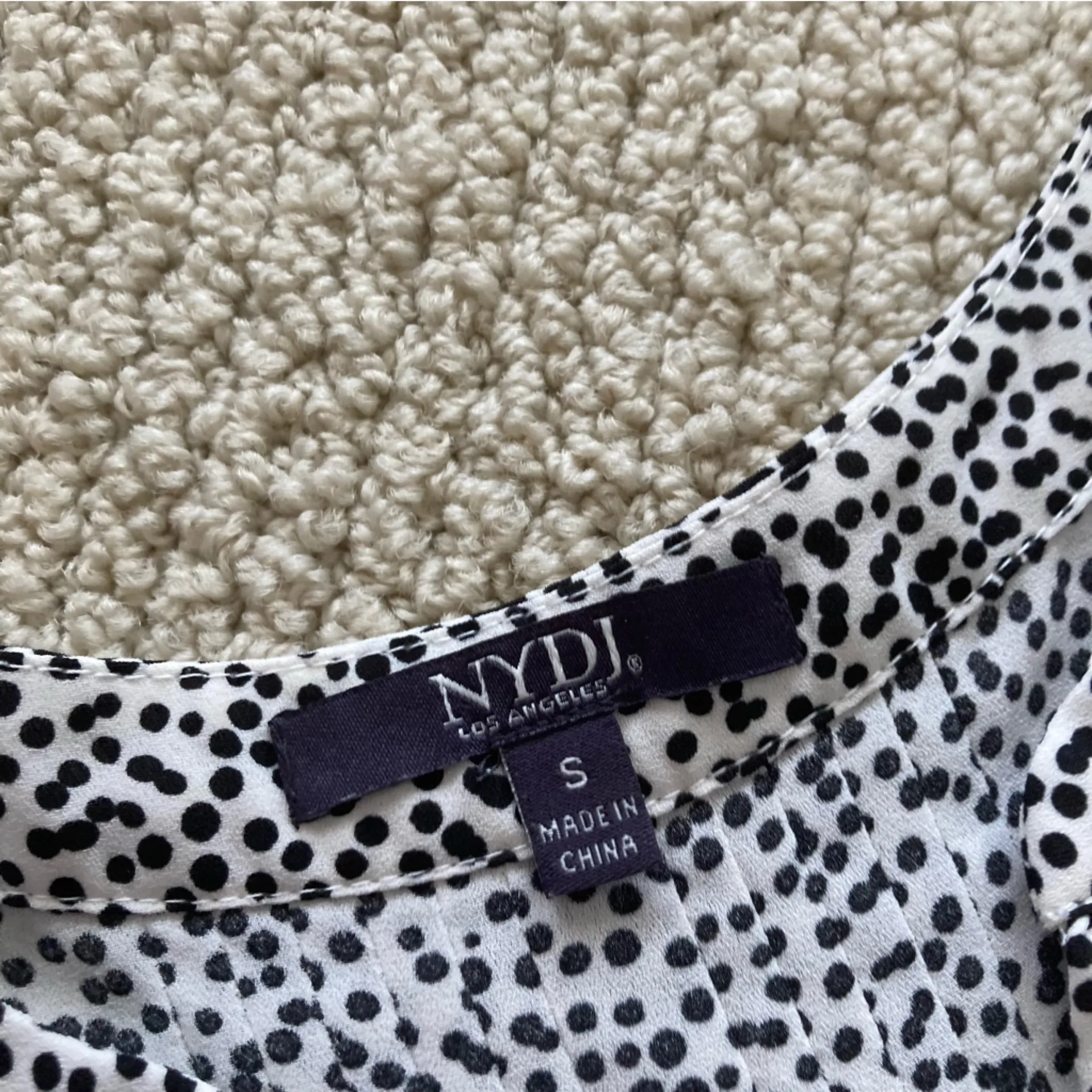 NYDJ Printed Tank Top Button Down Blouse Size Small Flowy Black White EUC - Image 3