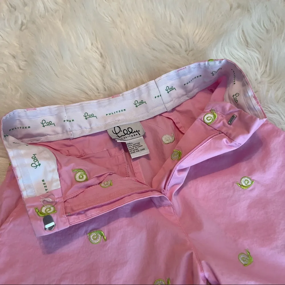Vintage White Label Lily Pulitzer Shorts with snail embroidery print size 2 - Image 3