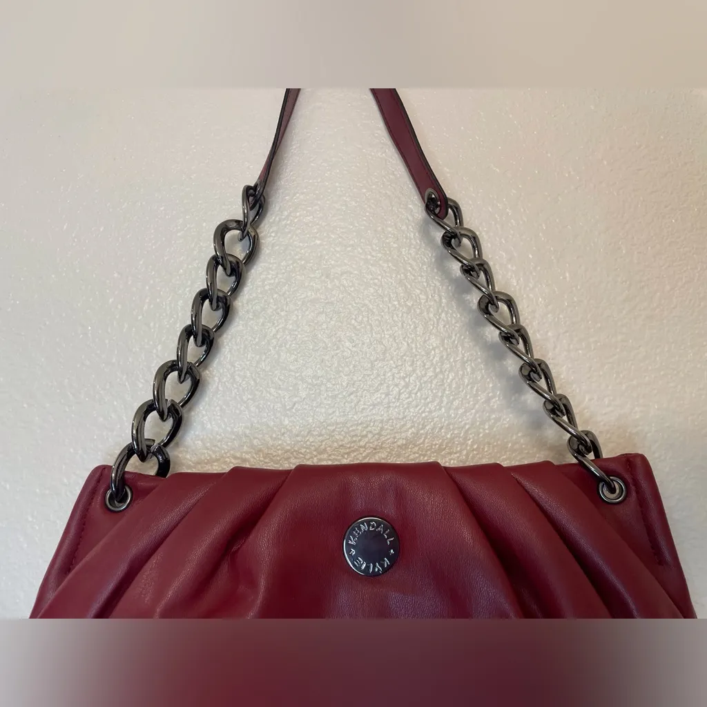 Kendall and Kylie Women’s Elegant Burgundy‎ Shoulder Bag - Image 4