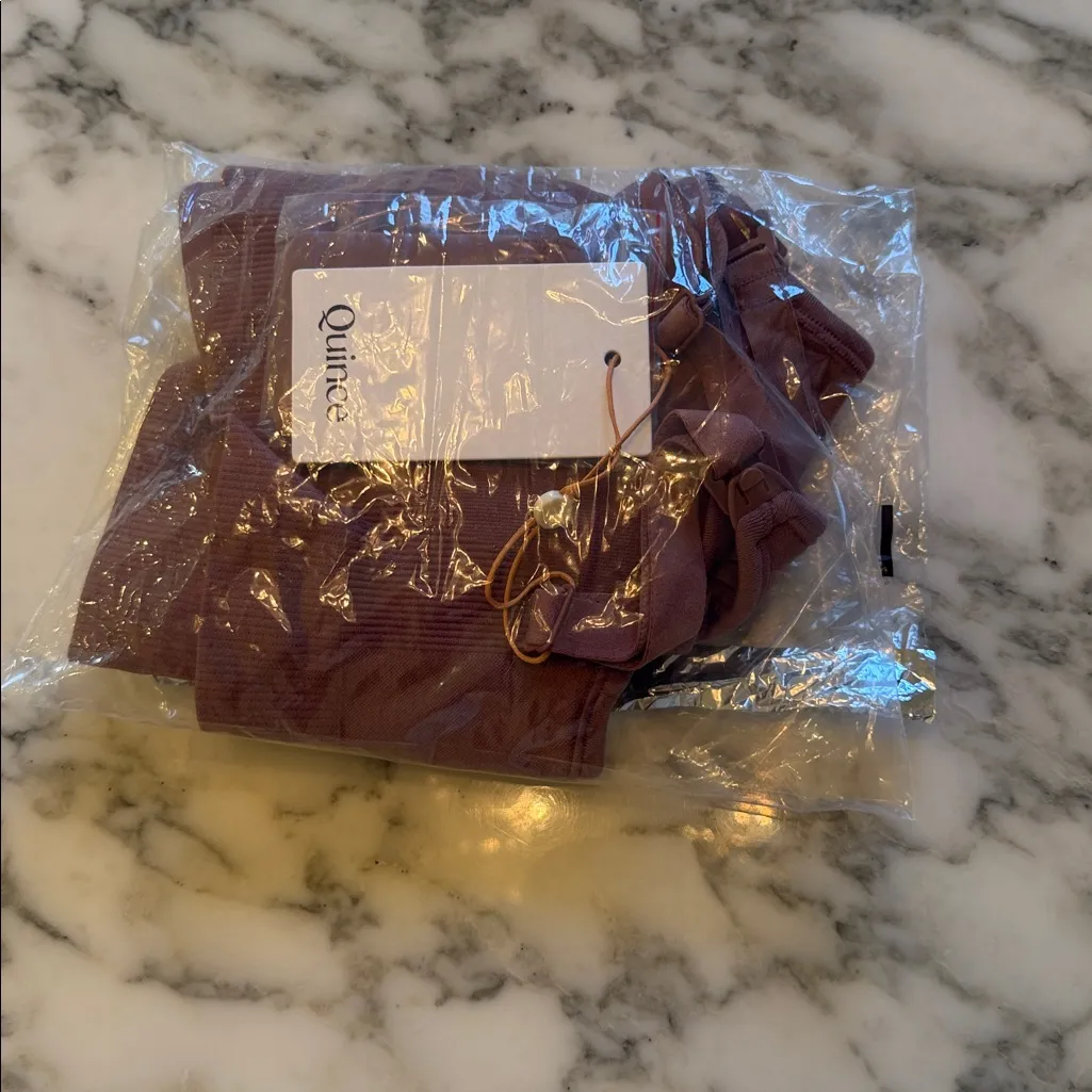 NWT Quince Seamless Nursing Bra Plum Twilight Sz S - Image 9