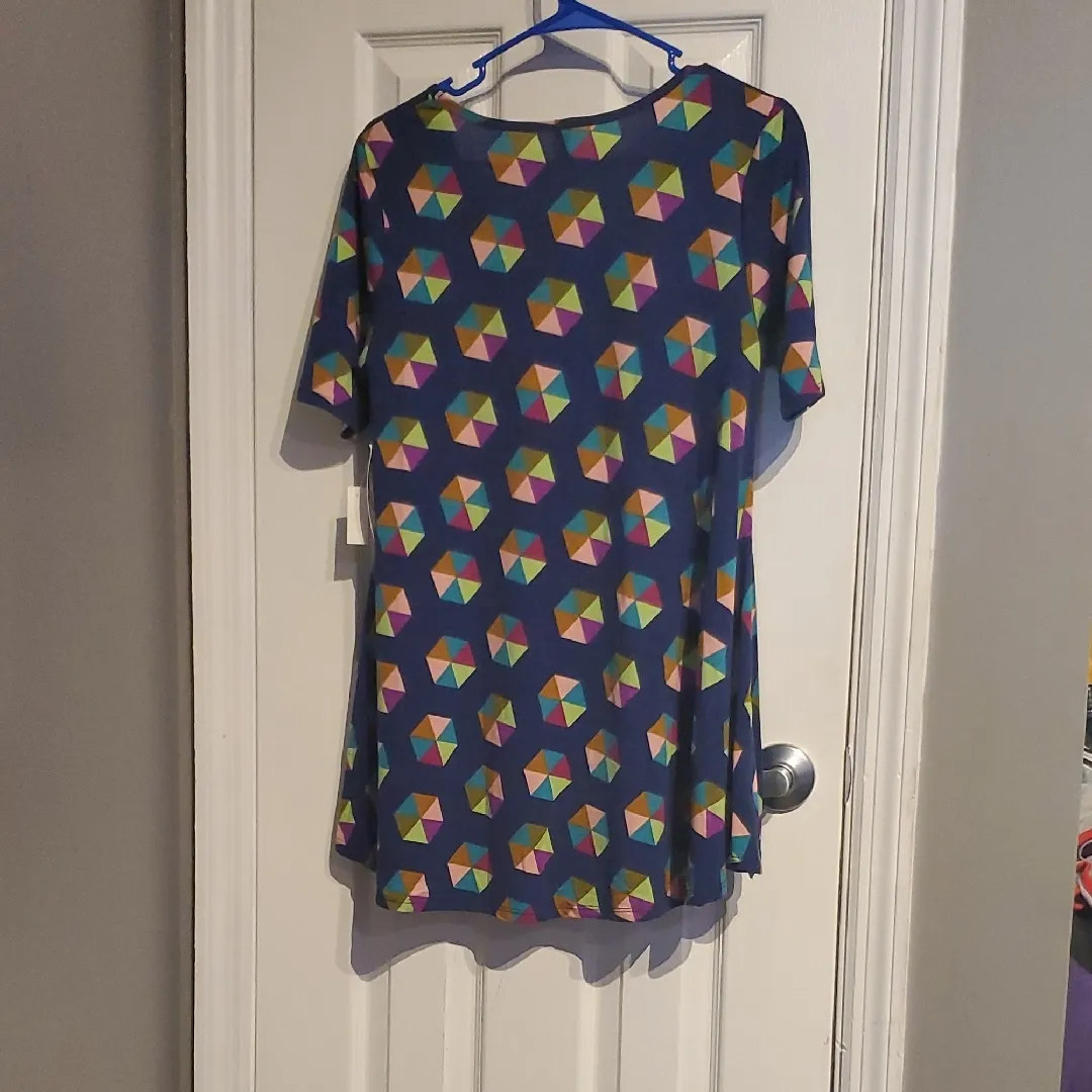 LuLaRoe Perfect T Multicolor Geometric Short Sleeve Top - Image 6