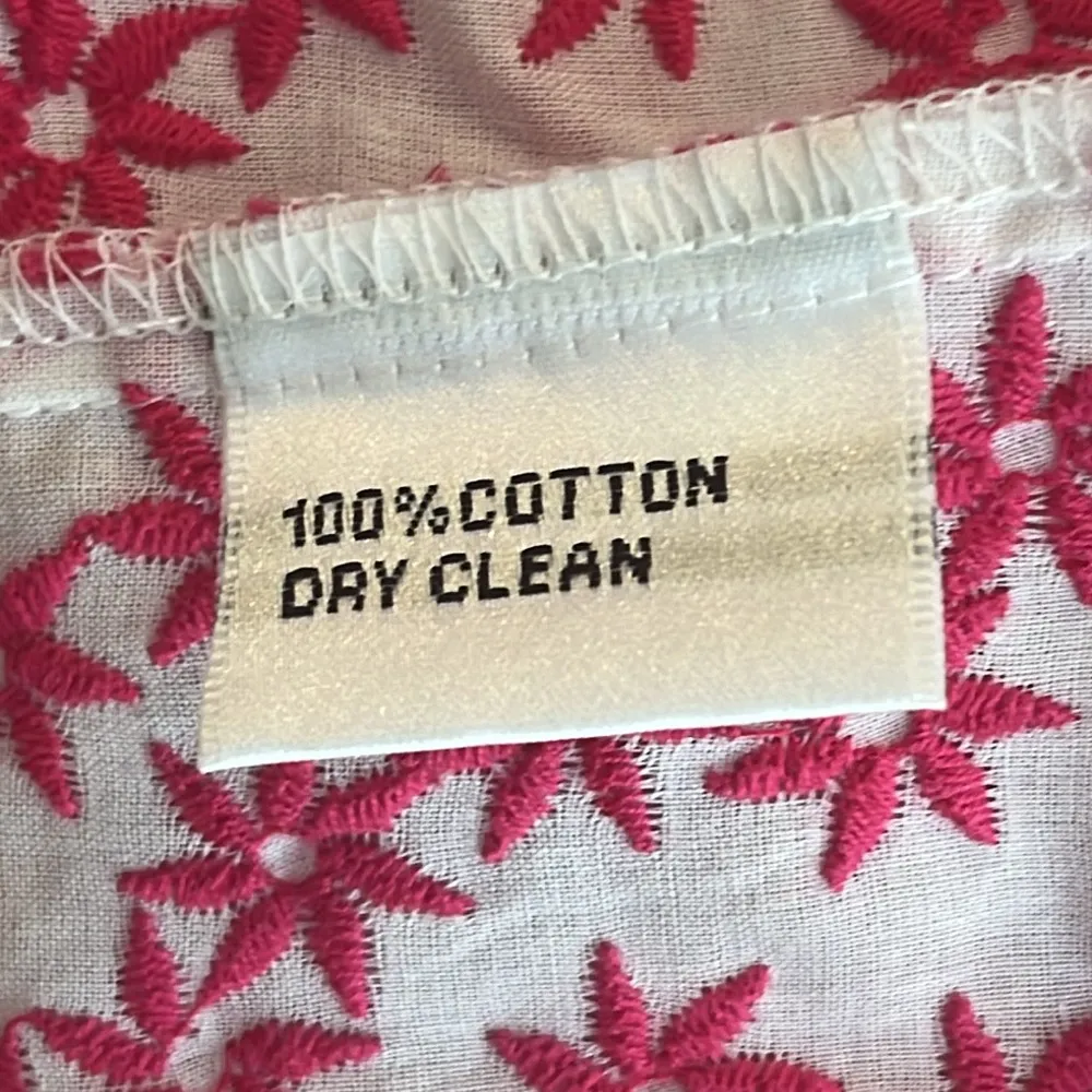 Super Cute Slightly Raised Flower Sleeveless Top - Image 8