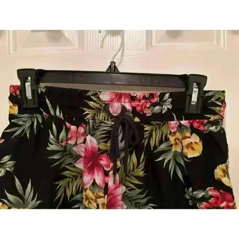 Forever 21 Floral Shorts - Image 3