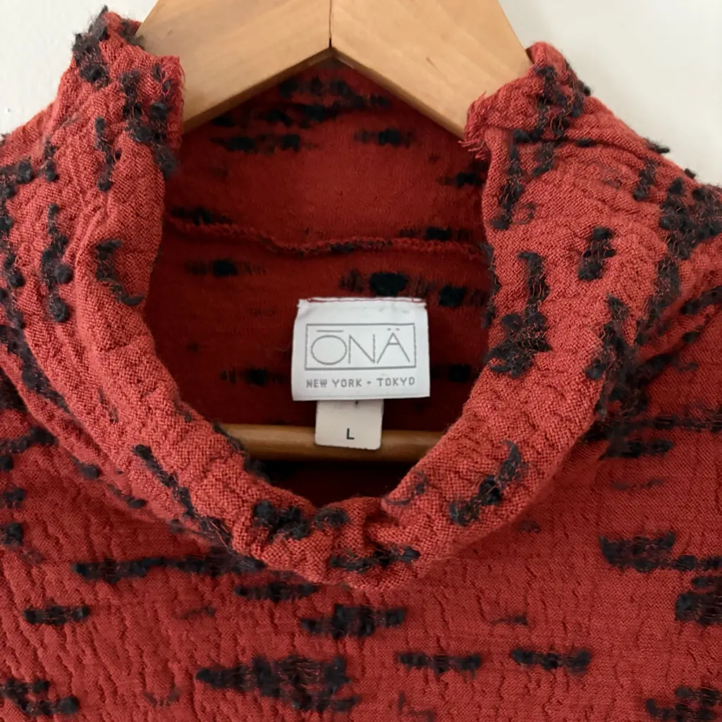 ONA New York Tokyo 100% Wool Textured Mock Neck Sweater Red Black Art Knit L Size L - Image 7