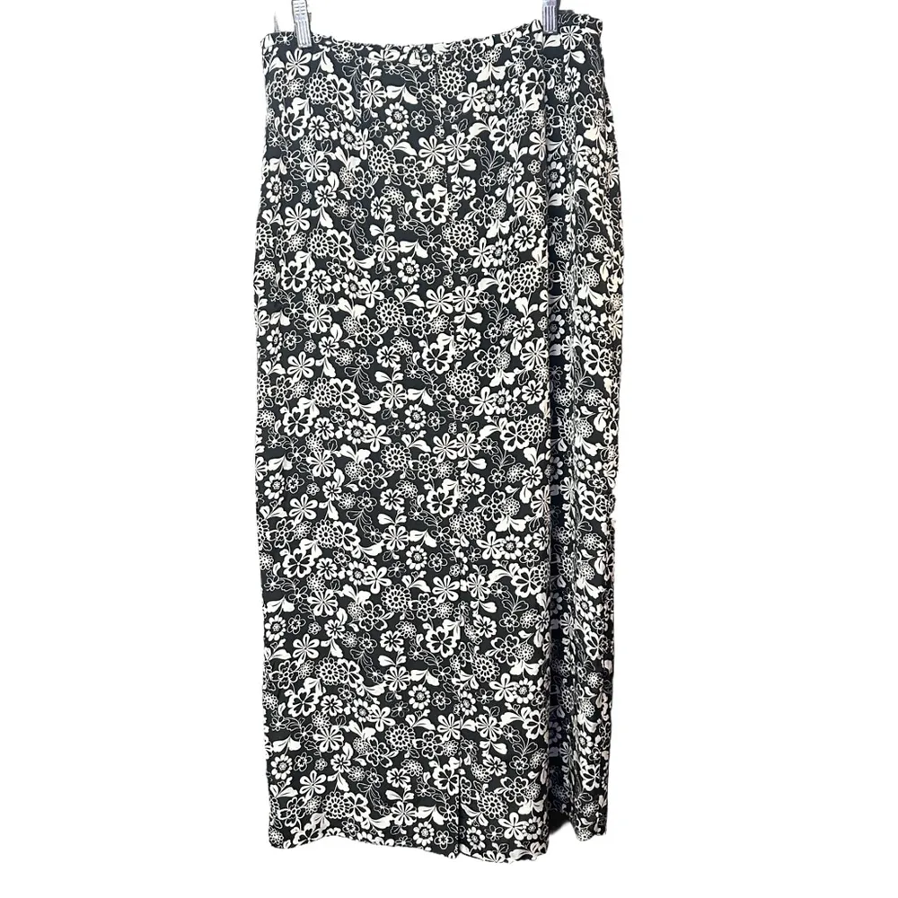 Women's Madison Gray Floral Silk Skirt Size 14 Black White - Image 3