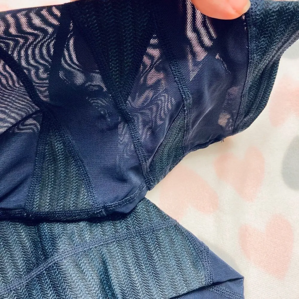 Athleta High Rise Jacquard‎ Mantra Capris Small - Image 6