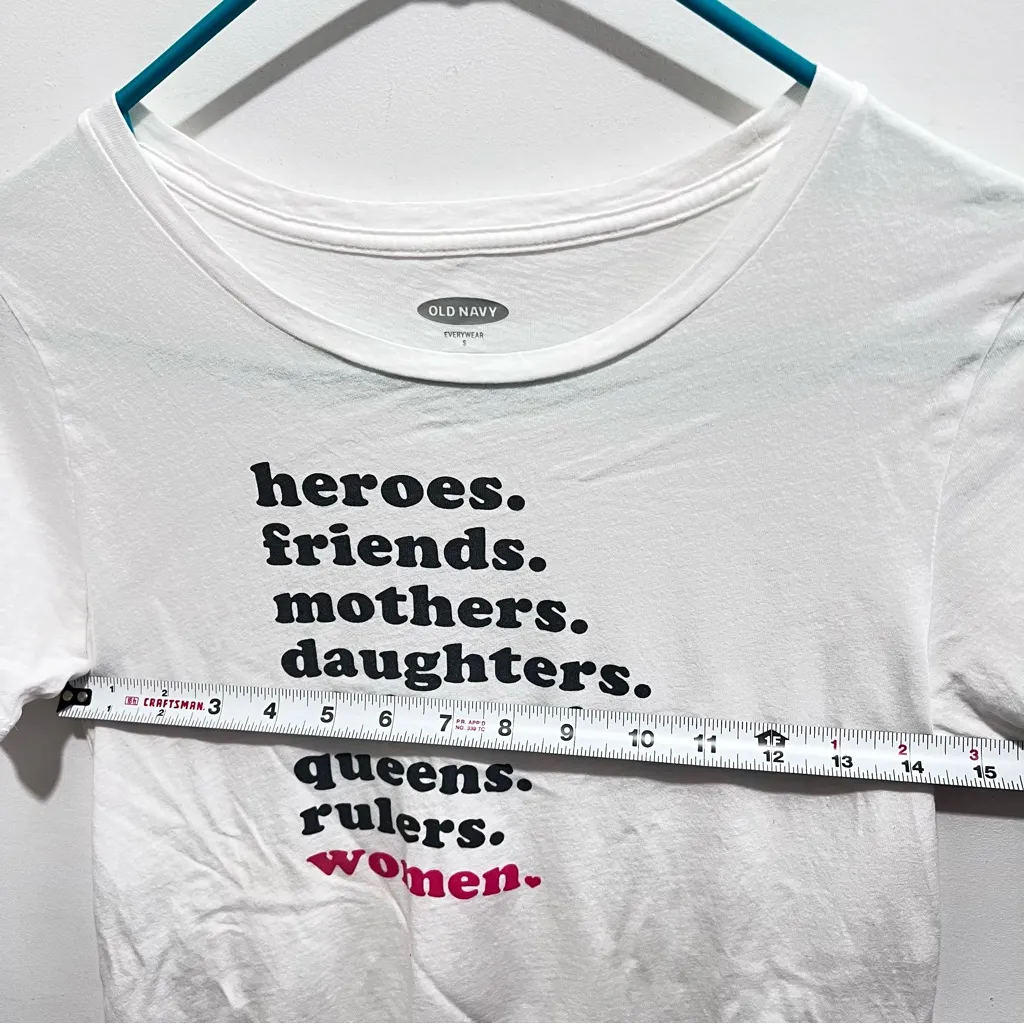 Old Navy t shirt : Box E: - Image 4