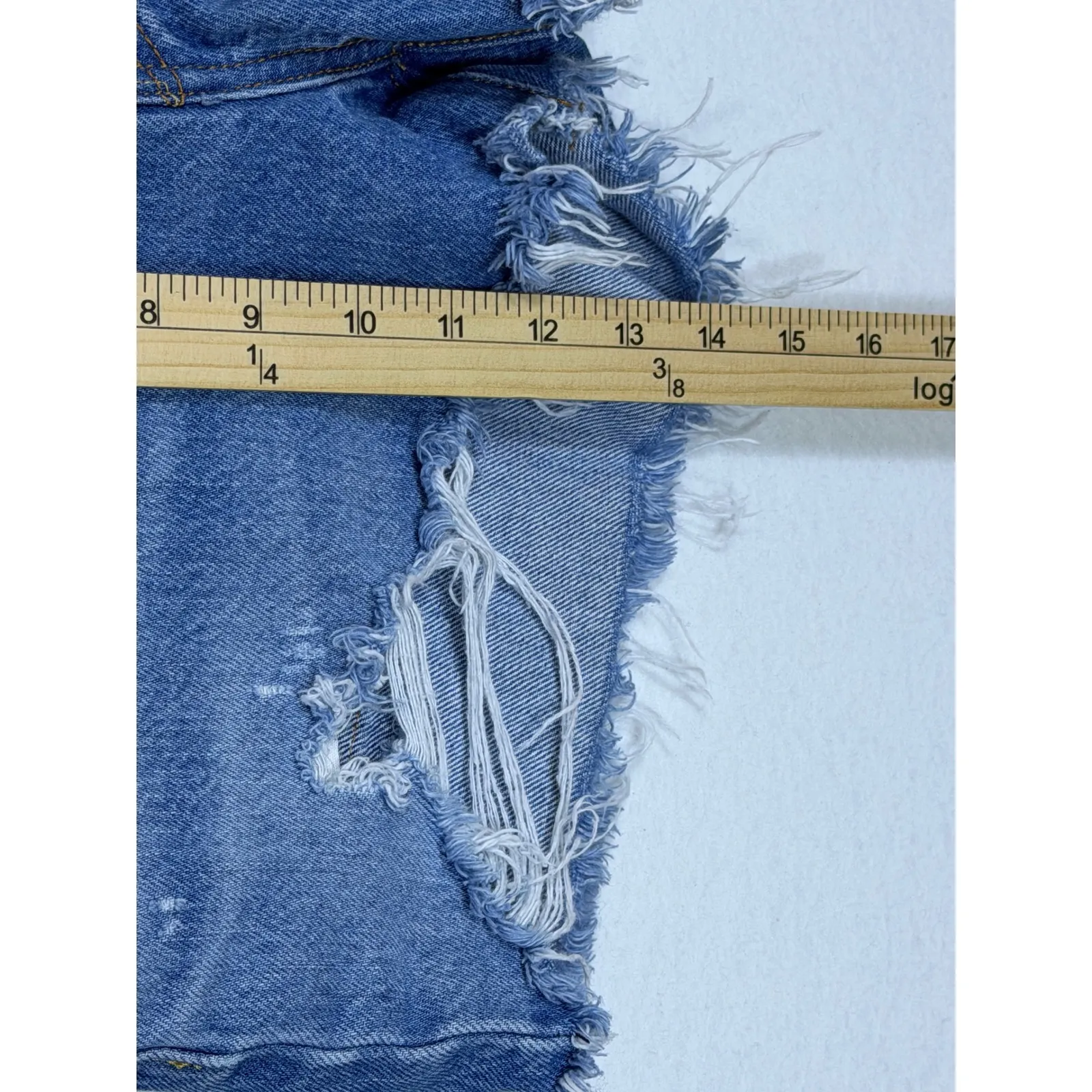 Levi's 501 Denim Cutoff Shorts Distressed Blue Frayed Hem Women's W28 Red Tab - Image 3