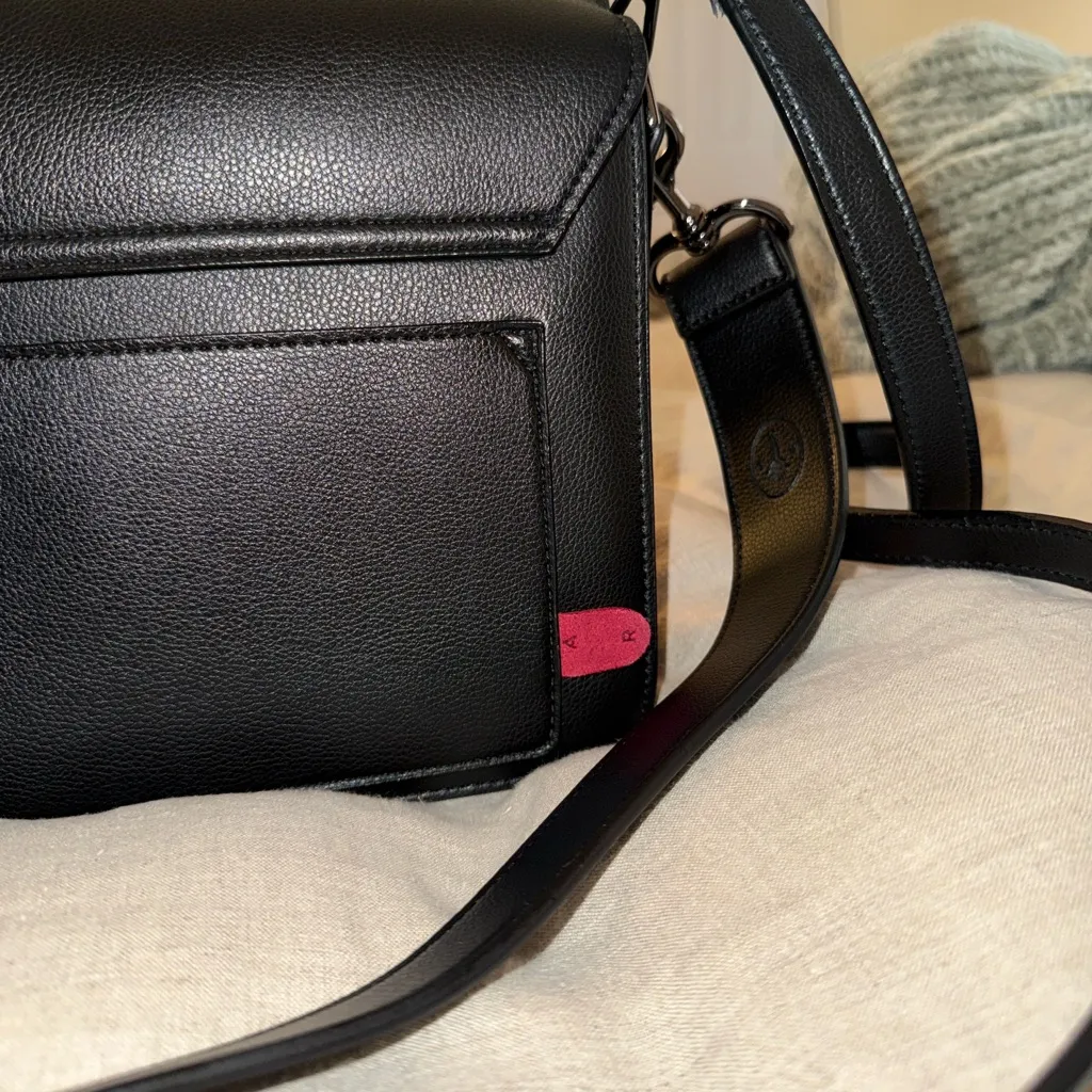 Angela Roi Cross Body/Shoulder Bag Black - Image 4