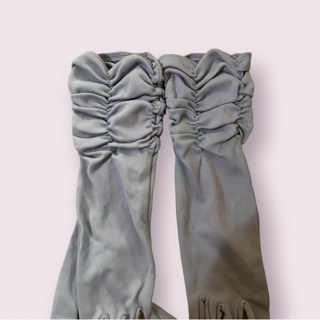 Elegant Vintage Periwinkle Ruched Women's Gloves Gray - Image 4