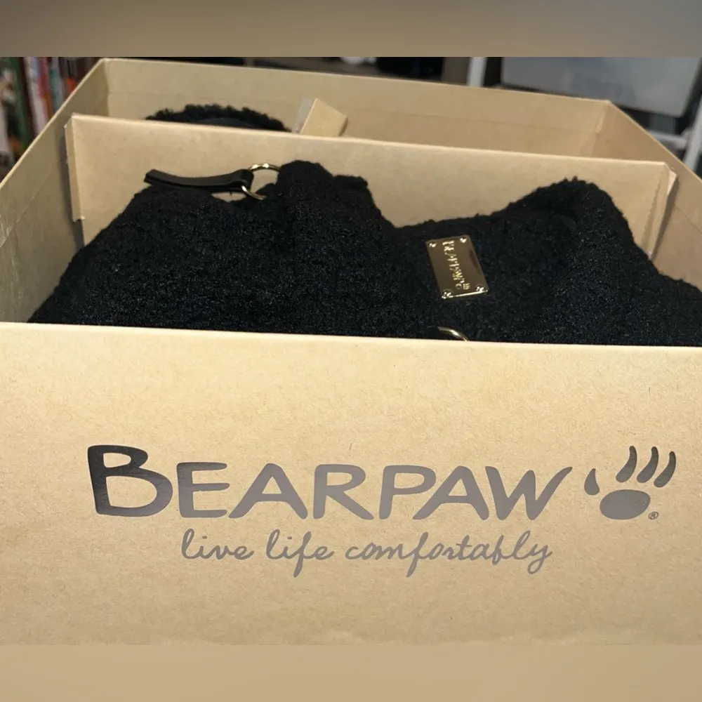 NWT Bearpaw 3pc Gift Set including Sherpa Backpack/Sherpa Zip Pouch/Keychain - Image 15