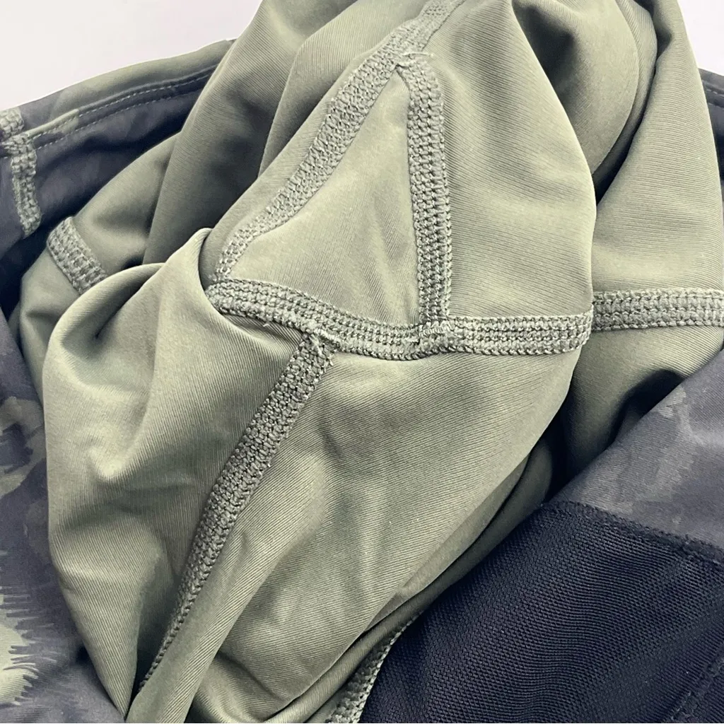 Vuori Stride Pocket Leggings Size Small Green Camo Women’s High Waist VW429 - Image 9