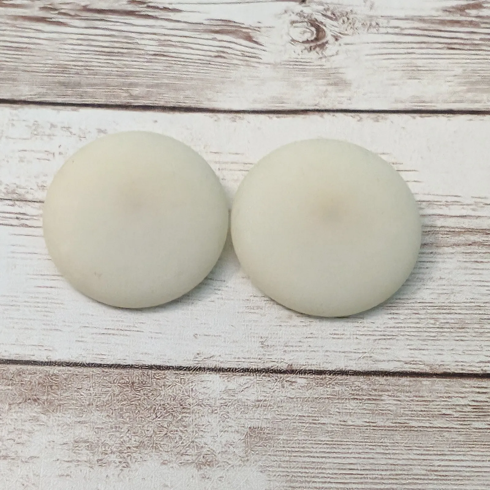 Vintage Clip On Earrings - Image 4