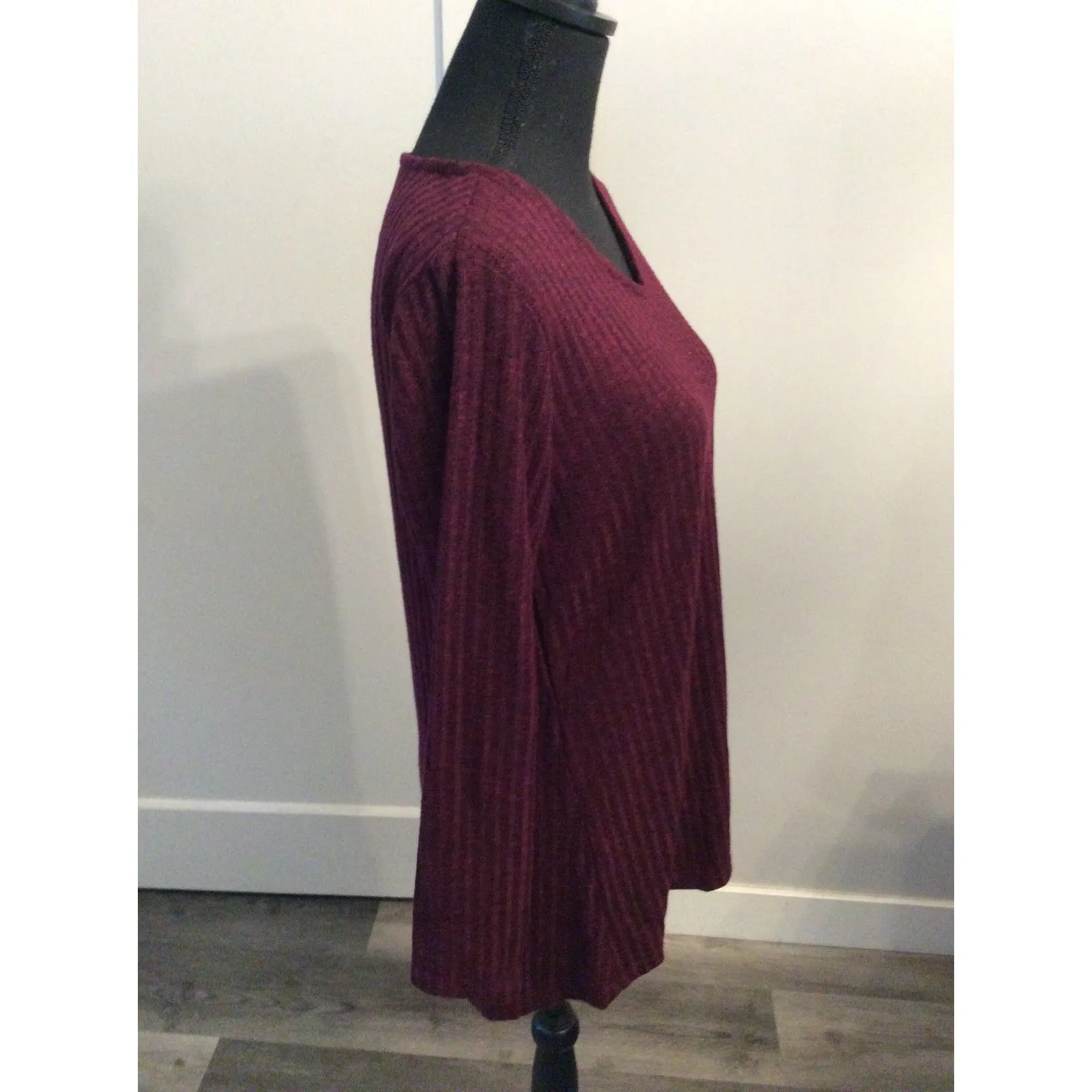Susan Graver Small S Long Sleeve thick knit Top V Neck Burgandy Womens - Image 3