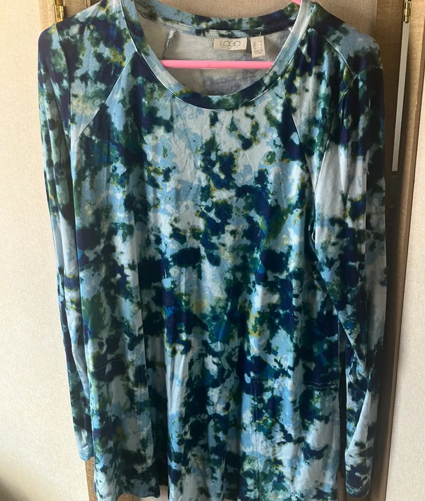 FINAL MARKDOWN LOGO by Lori Goldstein Blue & Green Blouse with Long Sleeves med - Image 1