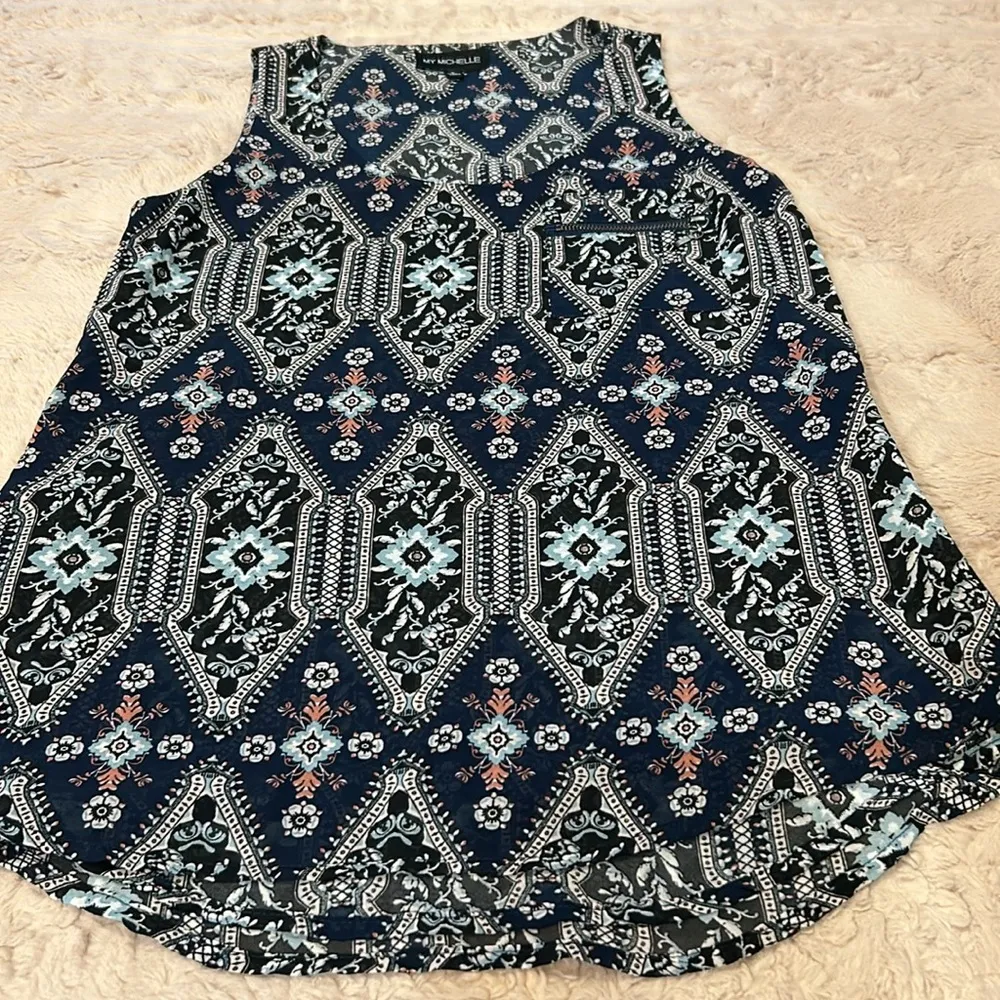 My Michelle sleeveless blouse in size S - Image 2