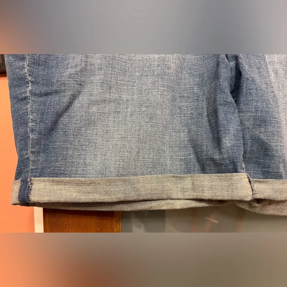 Venezia Woman’s Plus NWT Bermuda Roll Hem Med Wash Denim Shorts 26W Blue - Image 6