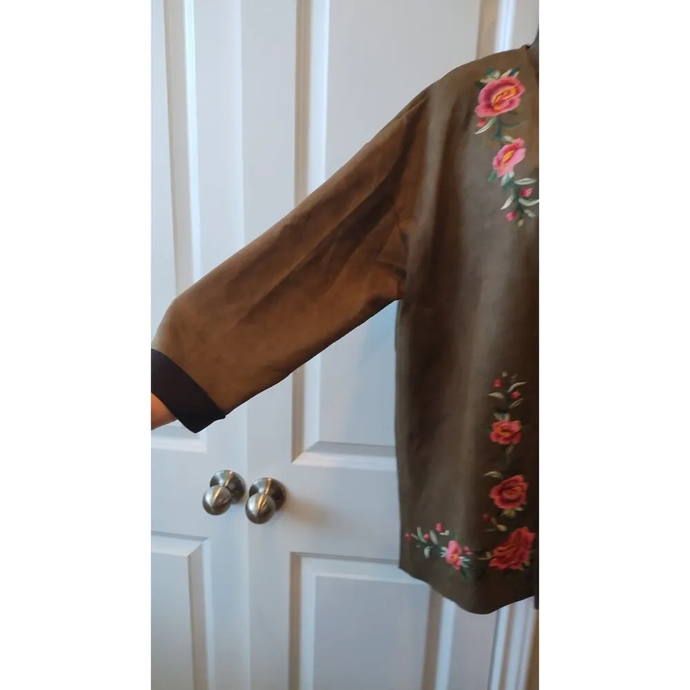 Umgee Women's Olive Green Floral Embroidered Faux Suede Cardigan Jacket Sz M. - Image 3