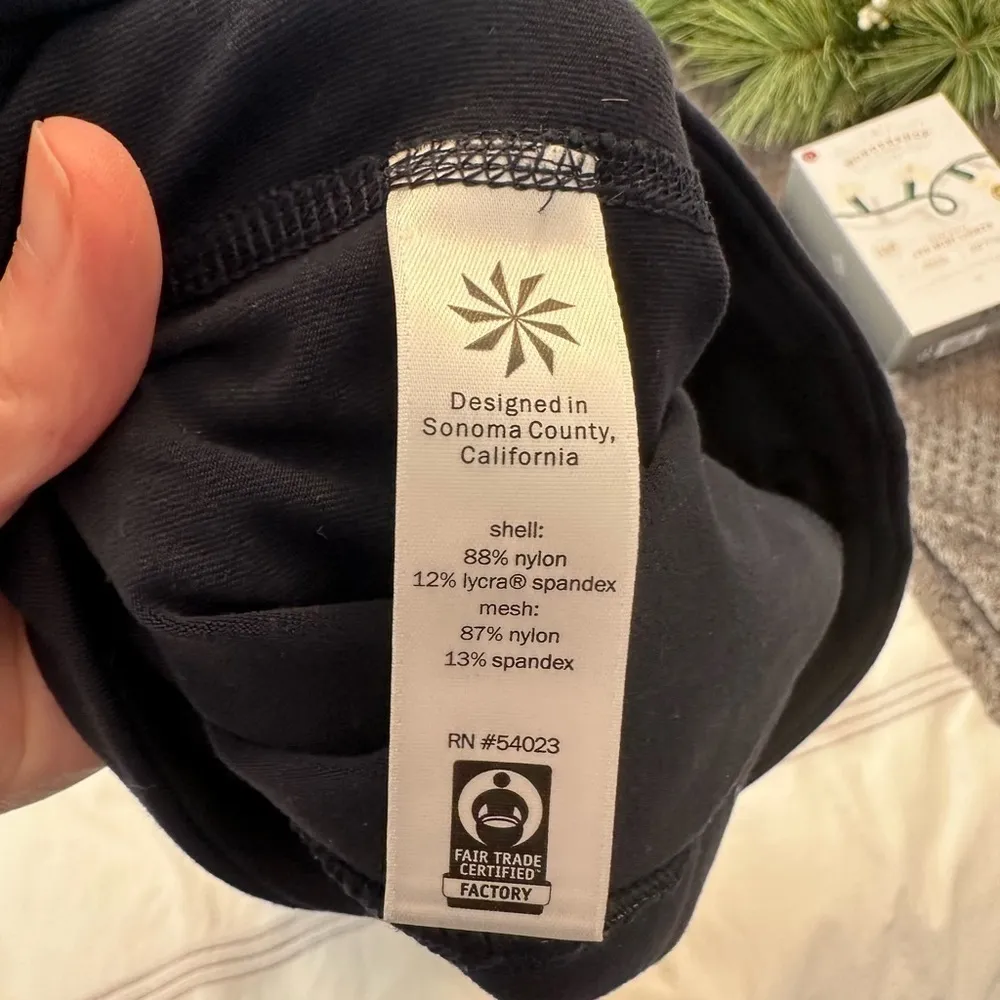 Athleta Chaturanga High Rise Capri Legging in Navy M - Image 5