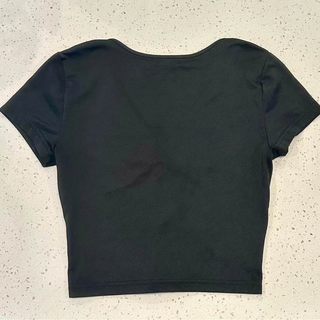 Rue21 Black Keyhole Cut Out Crop Top - Size: Medium - Image 3