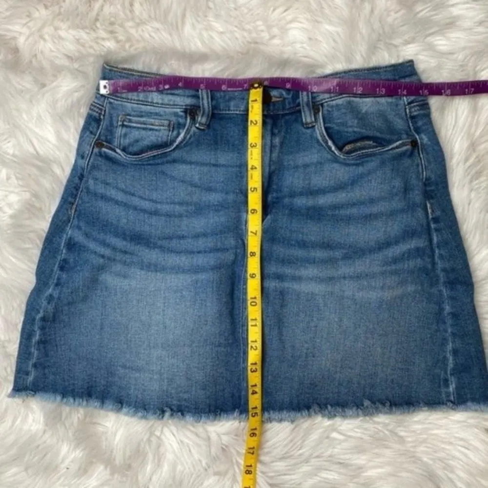 Blank NYC Way Back When Denim Mini Skirt Size 28 - Image 4