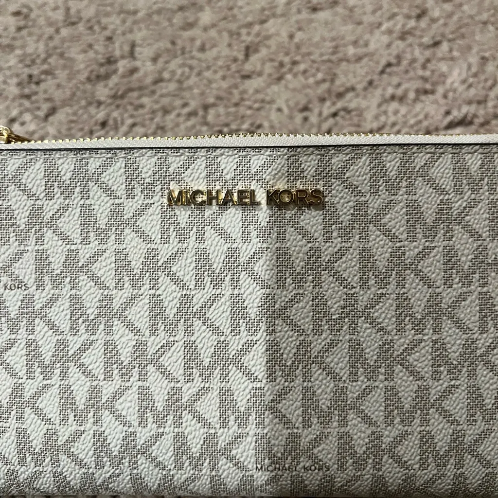Michael Kors Logo Wristlet – Pre-Owned, Good Condition - Image 4