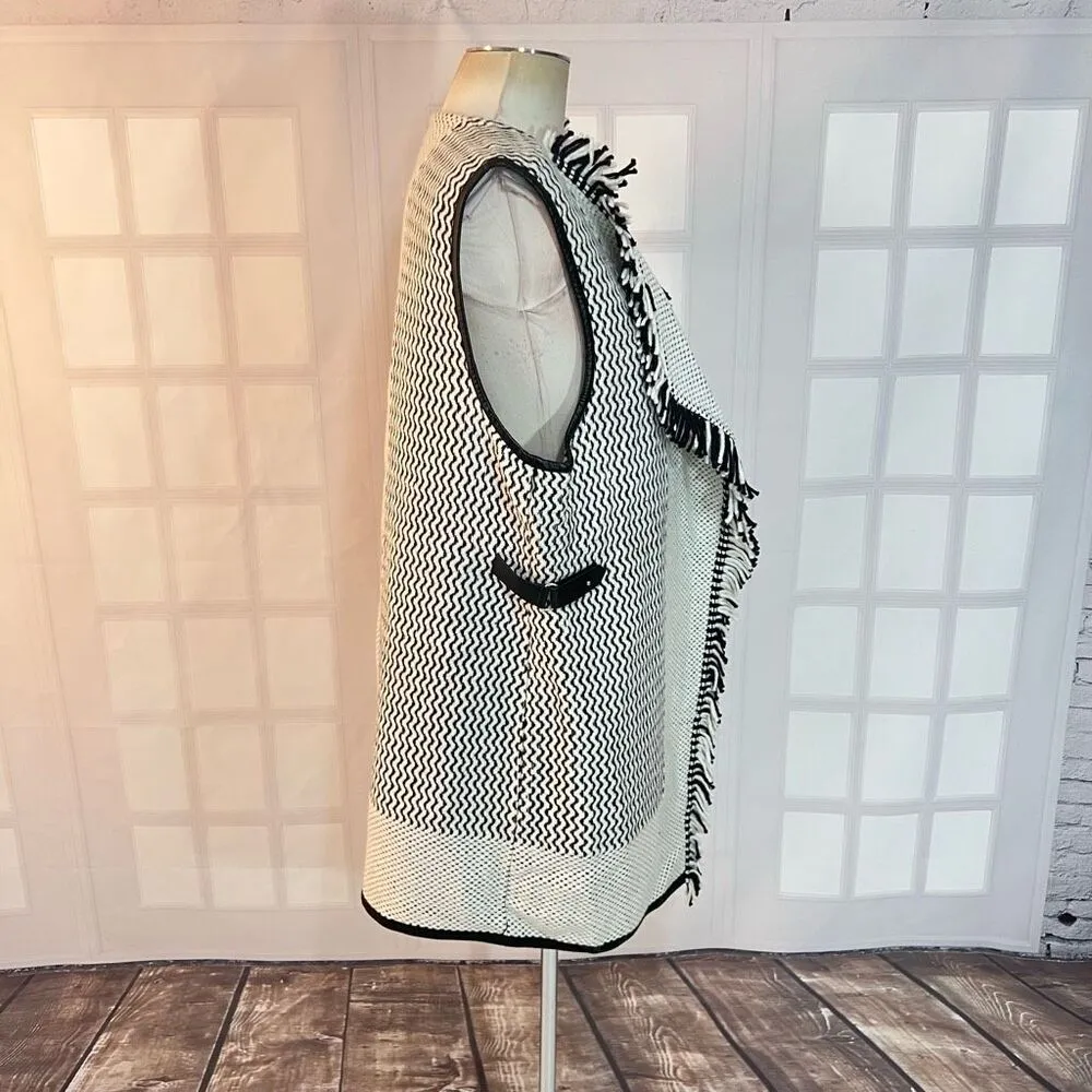 Chico's Gigi Black White Wool Blend Textured Knit Fringe Cardigan Vest Size 2 - Image 4