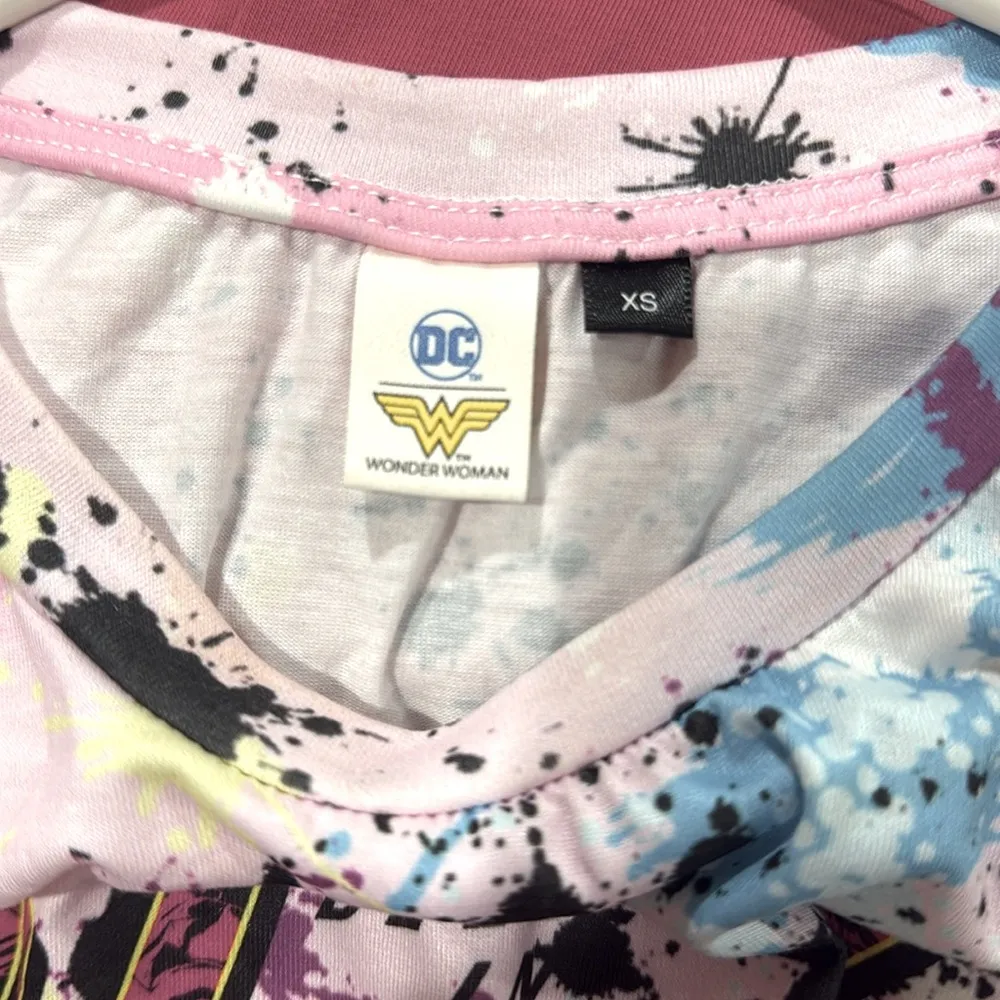 The Wonder Woman Tee XS Pink - Image 2