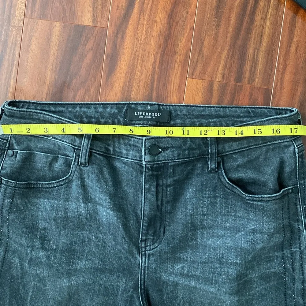 Liverpool Los Angeles Stretchy Raw Hem Rhinestone Faded Black Women Crop Jeans - Image 10