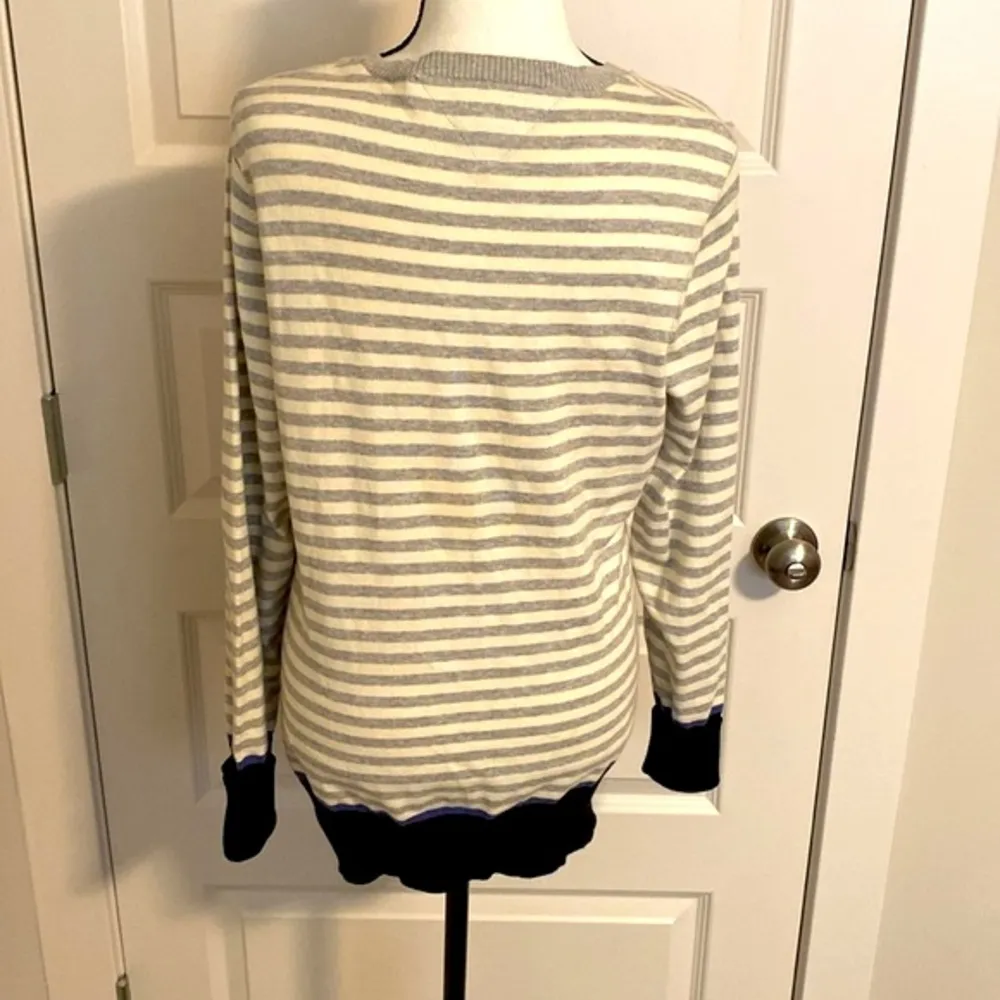 Tommy Hilfiger|| Cream/grey striped cardigan with black and periwinkle accents - Image 5