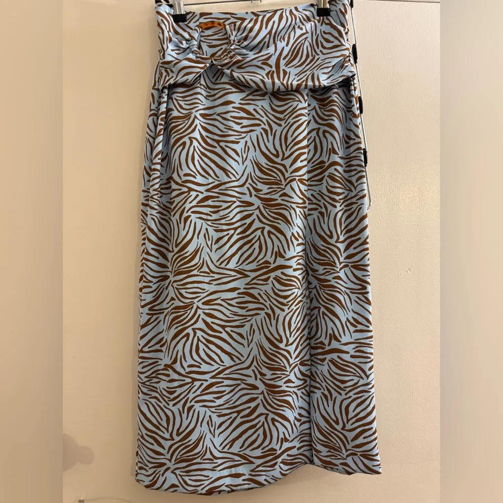 Zara Zebra Printed Midi Skirt In Sand and Blue with slit Size Small - Image 8