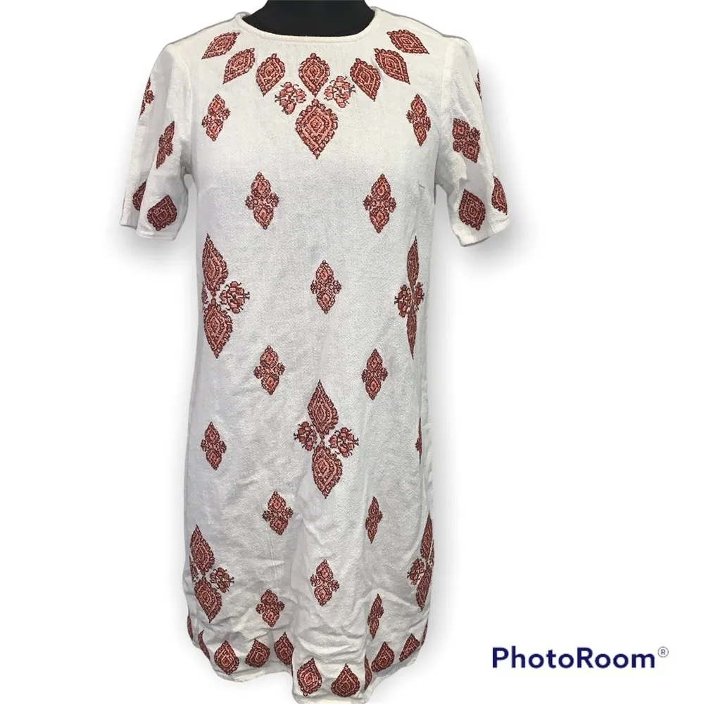 Michael Kors White Embroidered T Shirt Shift Dress size 4 - Image 3