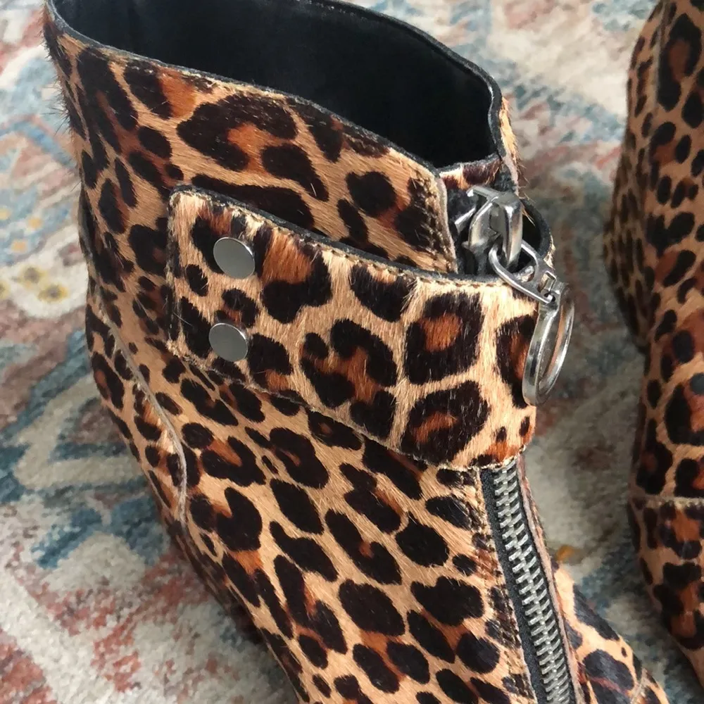 Dolce Vita Leopard Print Calf Hair Zip Front Block Heel Booties Size 8.5 Brown - Image 3