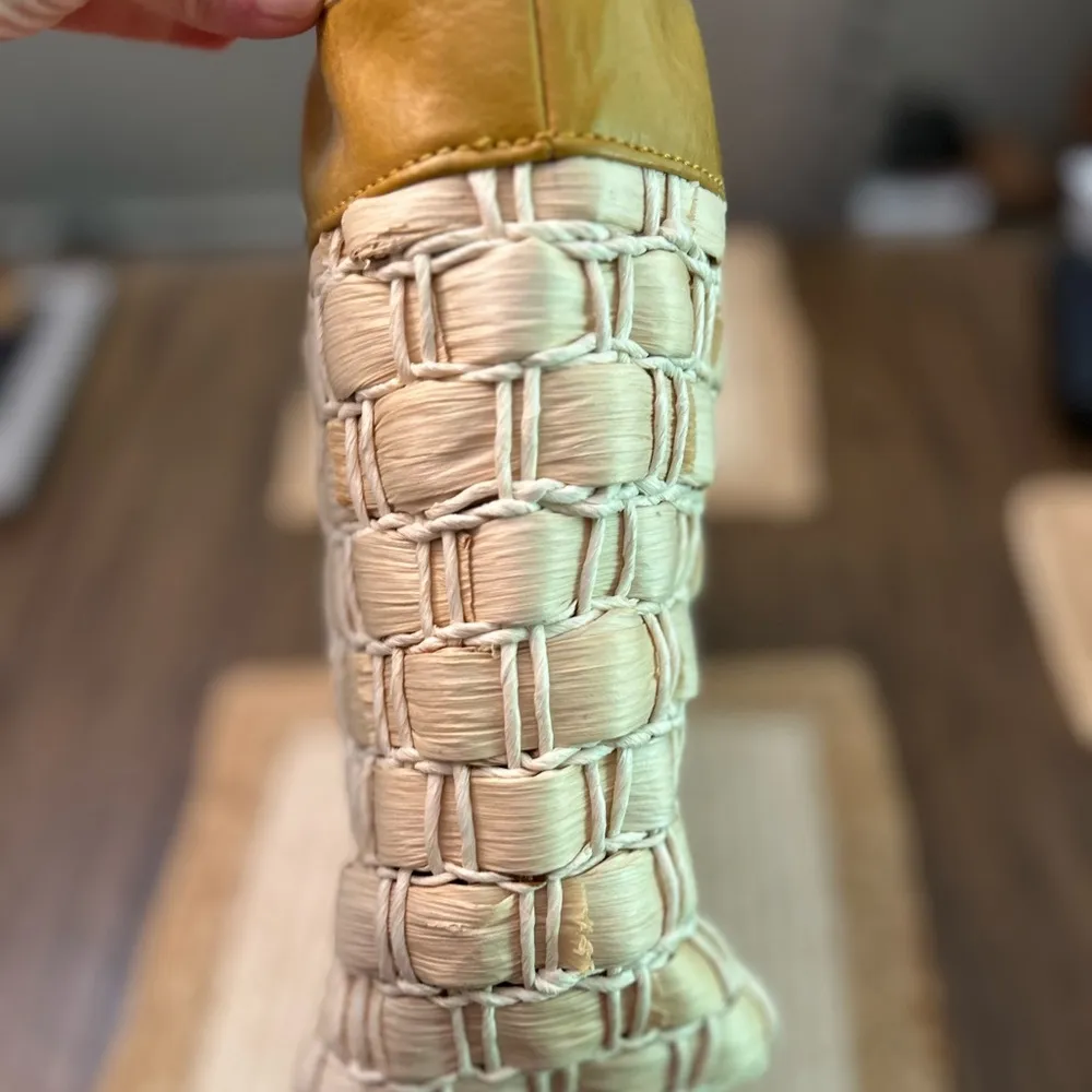 Women’s Two - Image 7