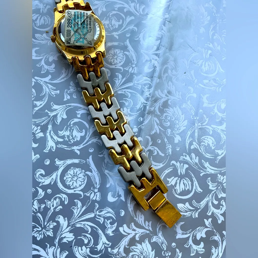 Ladies DRESSY STELTMAN stainless steel watch💚💛❤️💙🩶 Gold - Image 10