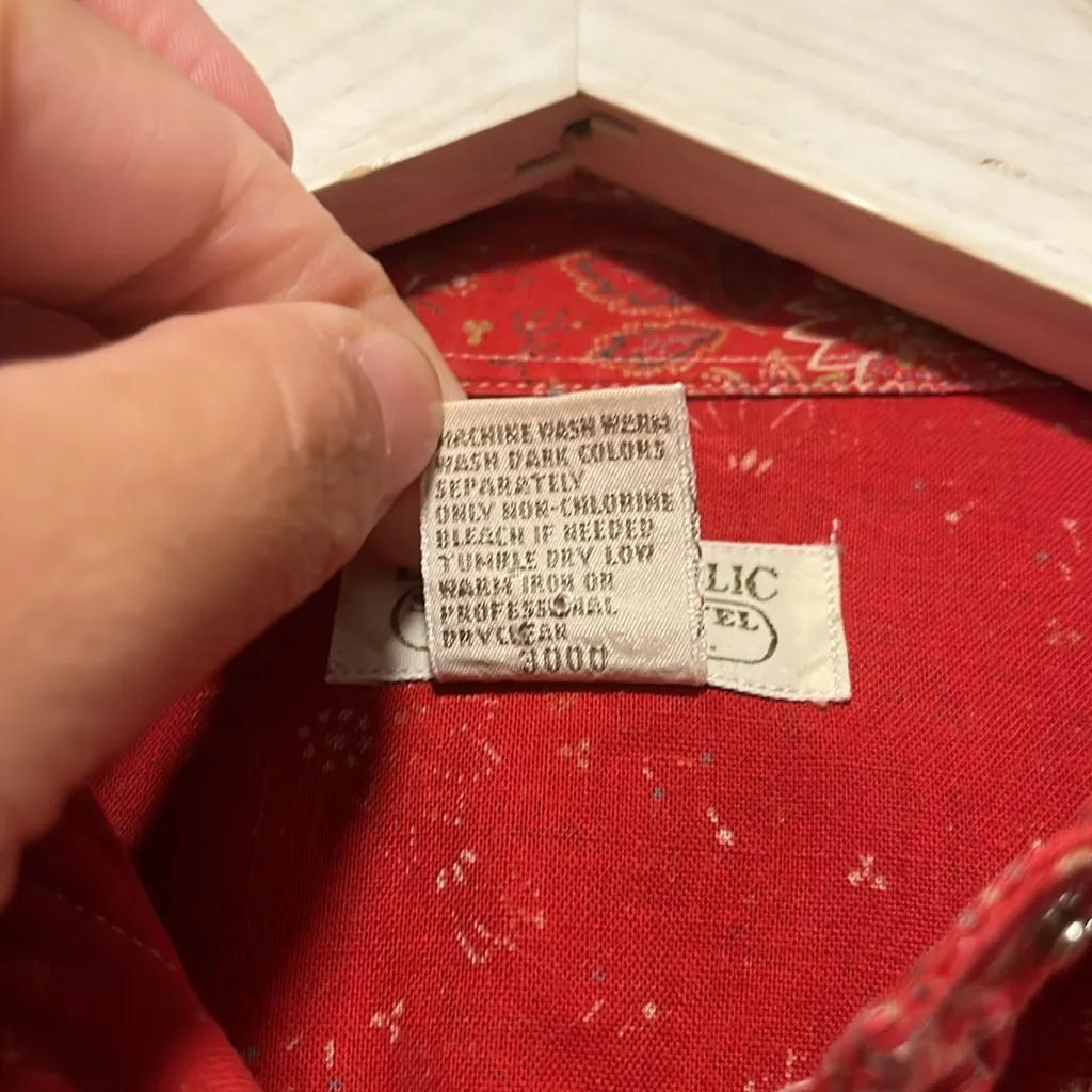 Banana Republic Safari & Travel Clothing Co. Red Bandana Floral Women's Size M - Image 6