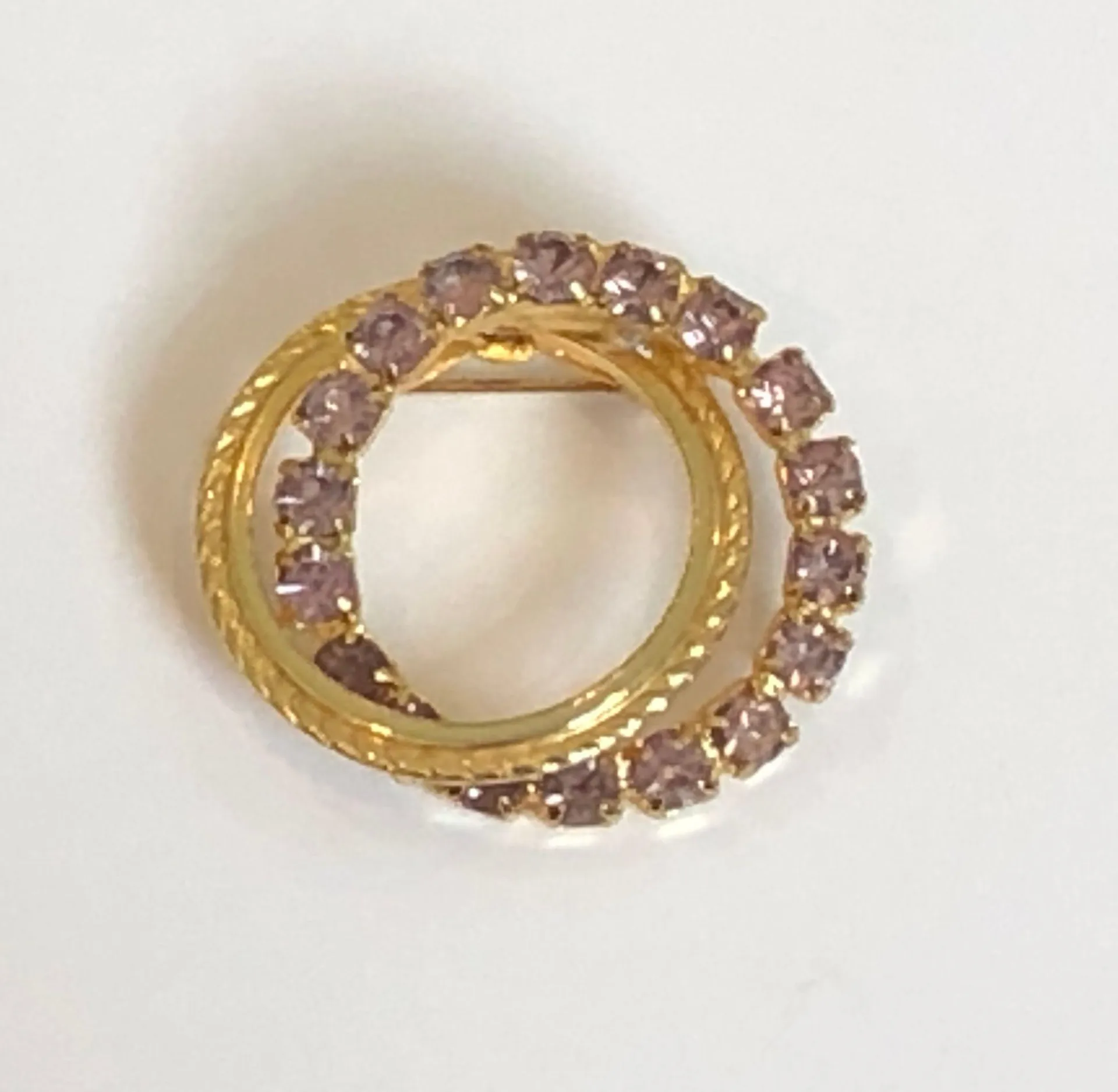 Incredible Vintage Brooch Intertwined Circles W Purple Sparkly Rhinestones - Image 4