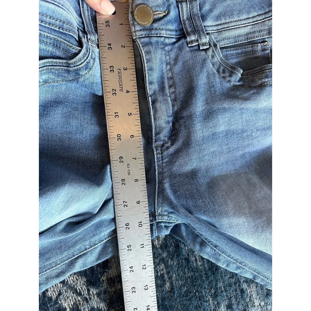 Democracy Women's Ab Technology Skinny Jeans Lightwash Size 8 Stretch Distressed - Image 6
