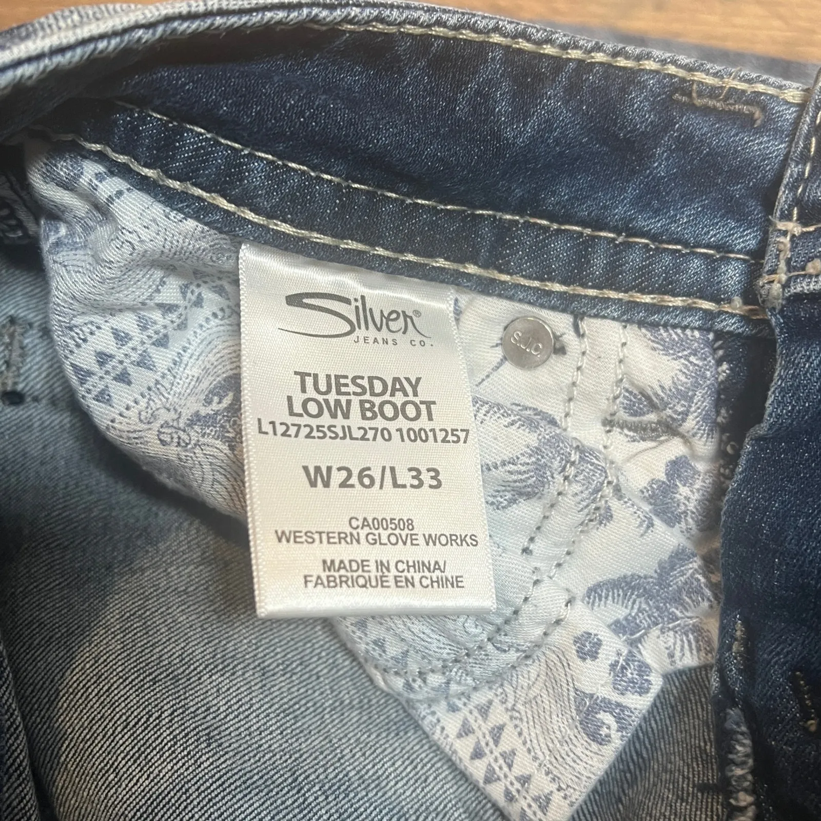 Silver Jeans Co. Tuesday Low Boot Distressed Jeans Women's W26 L33 Blue Size 26 - Image 5