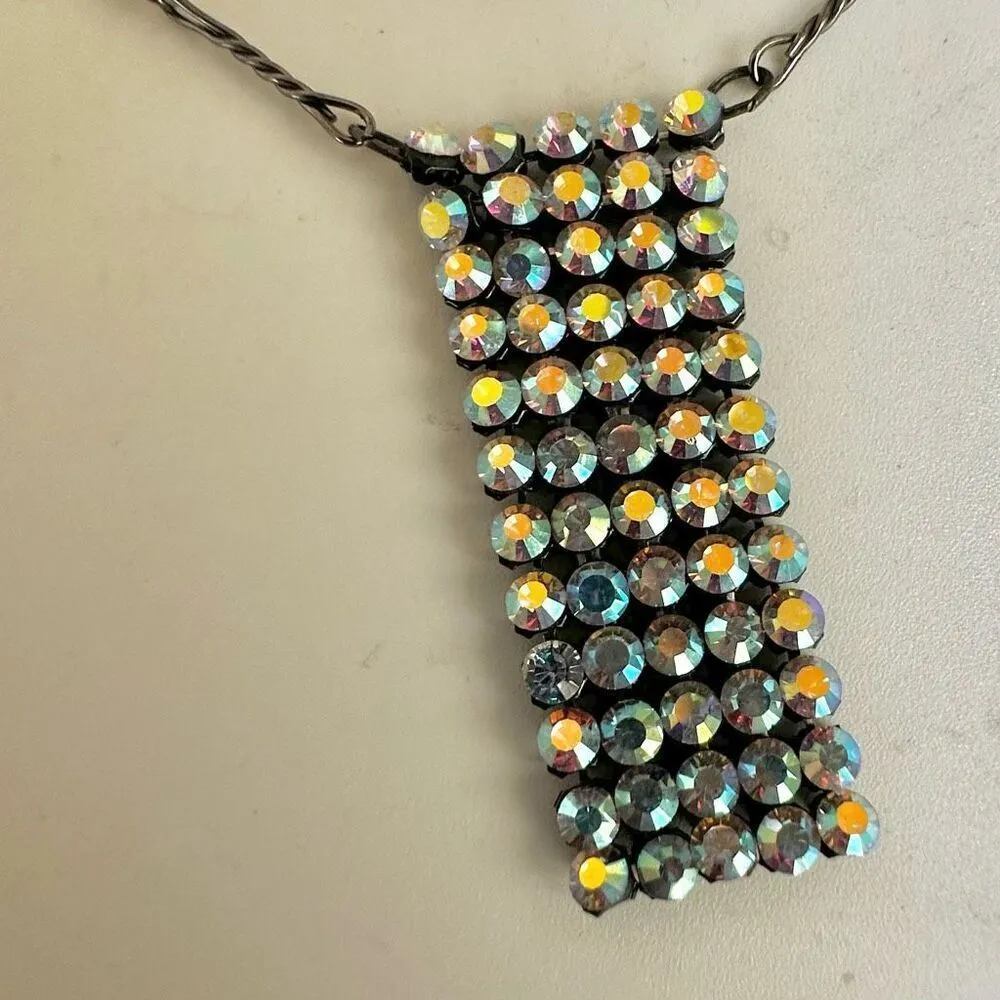 Bellagio rhinestone rectangular pendant necklace Gray - Image 9