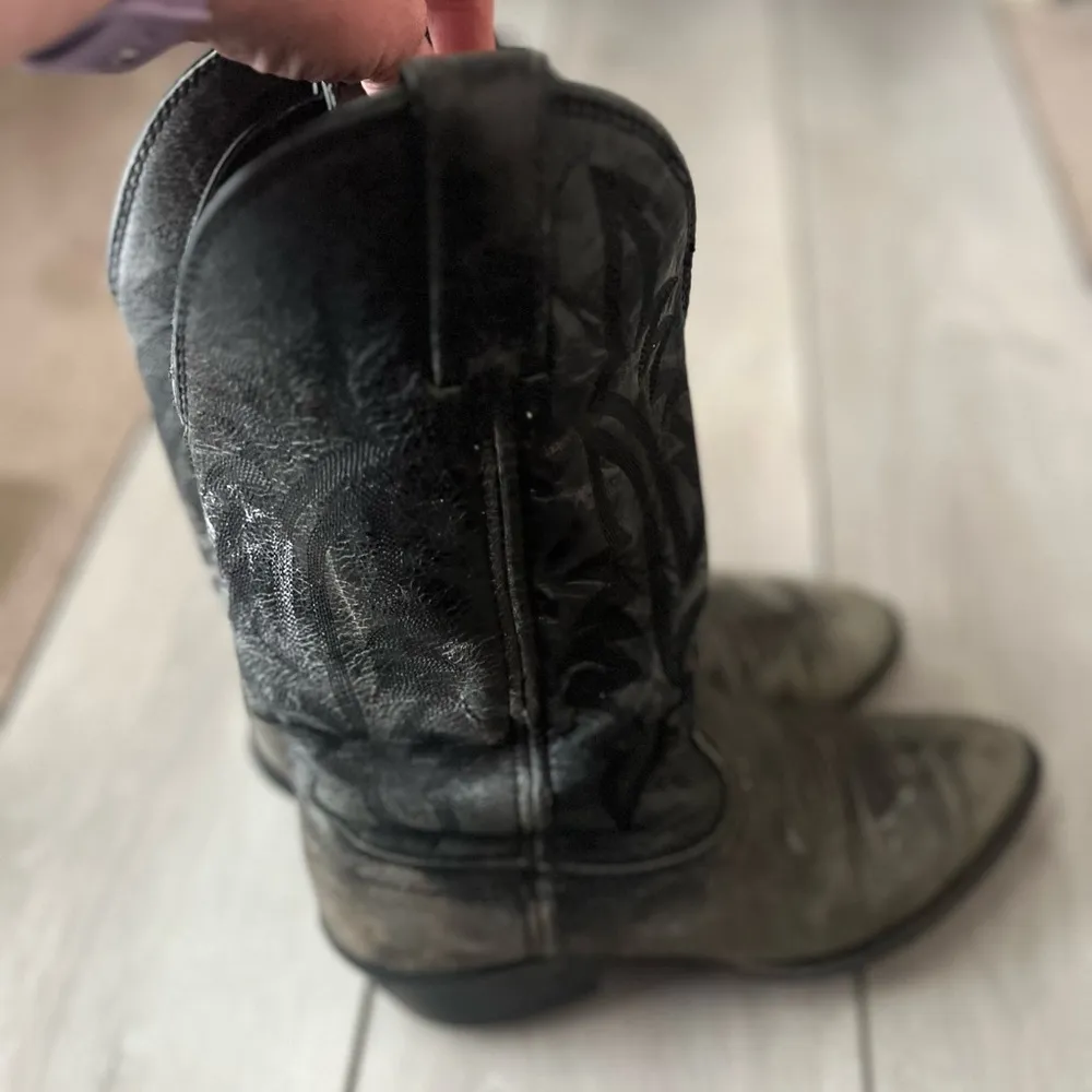 Tony Lama women’s distressed thrashed black leather western boots - Image 4