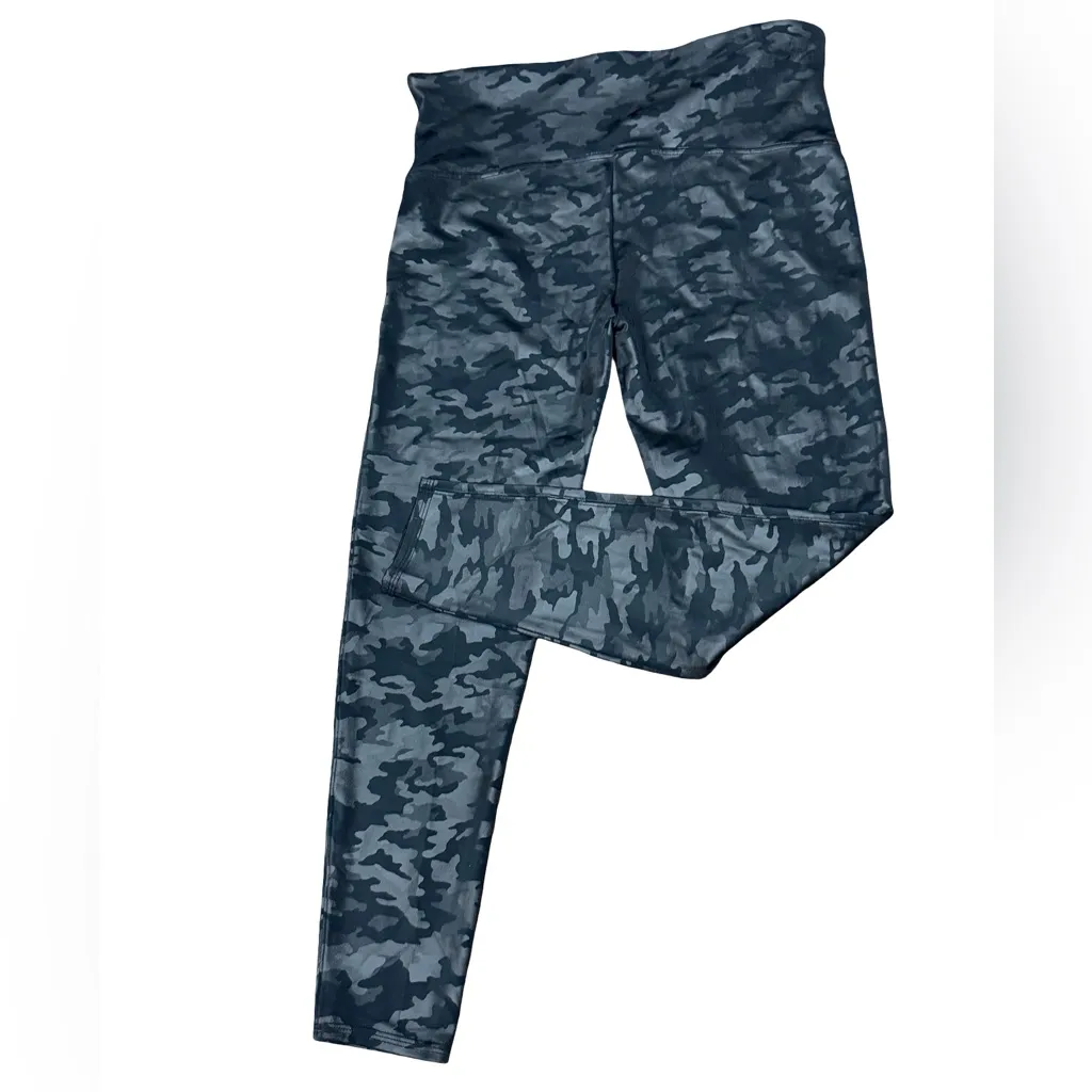 🖤 NWT SPANX Faux Leather Camo Leggings Matte Black 2X Petite - Image 12