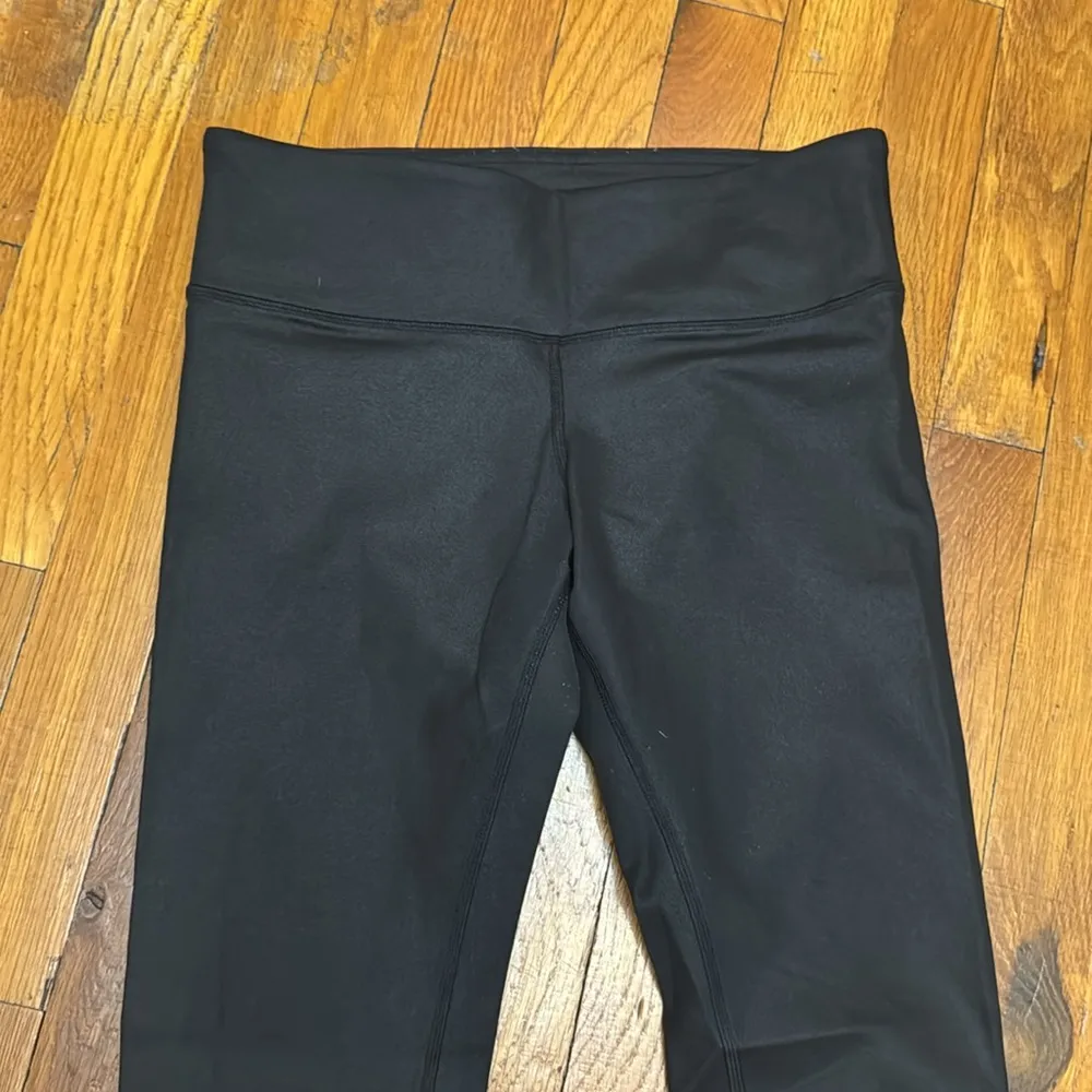 Alo capri mid rise black sparkle leggings - Image 2