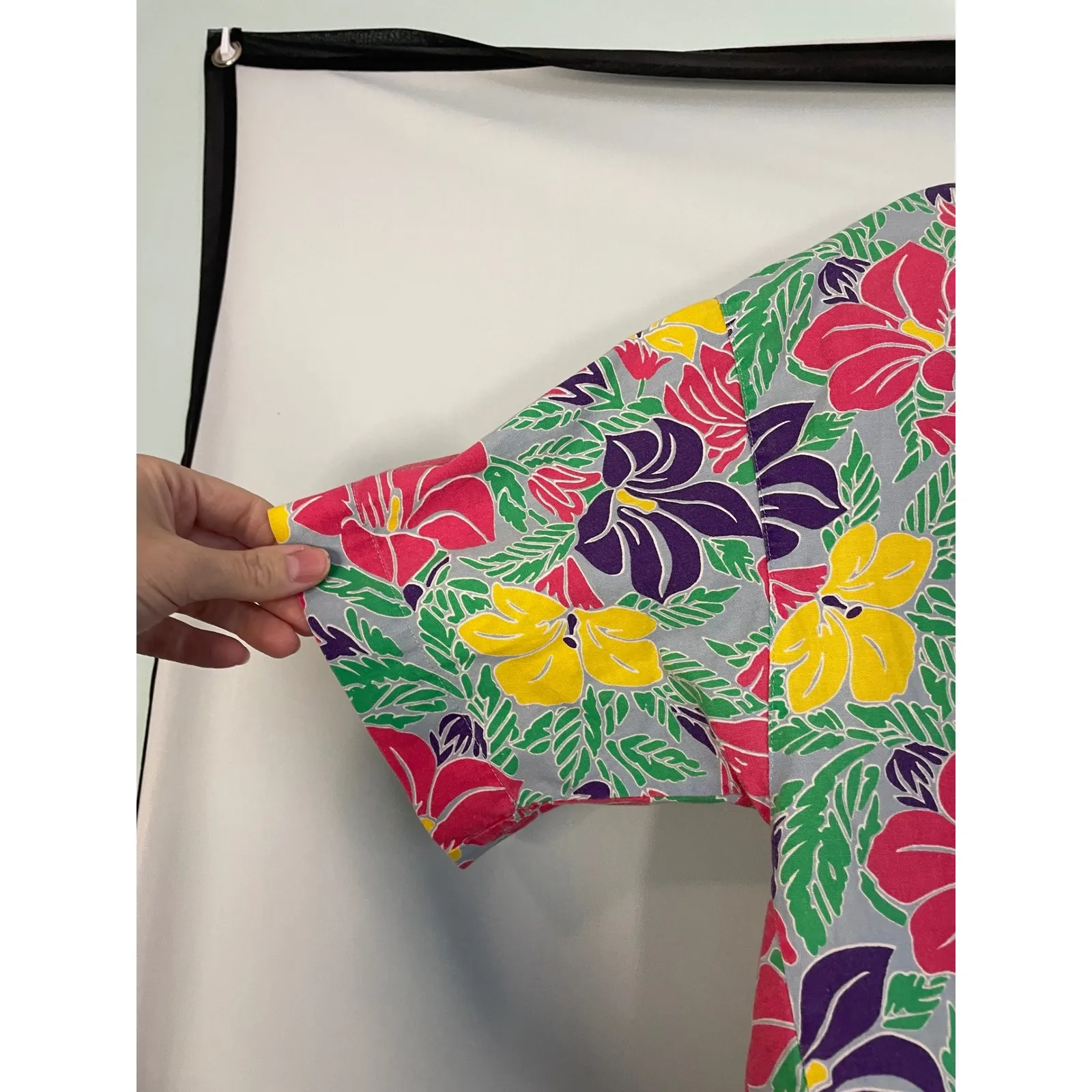 Gina Peters Hawaiian Hibiscus Floral Print Button Up Shirt Top Women Size M Gray Size M - Image 11