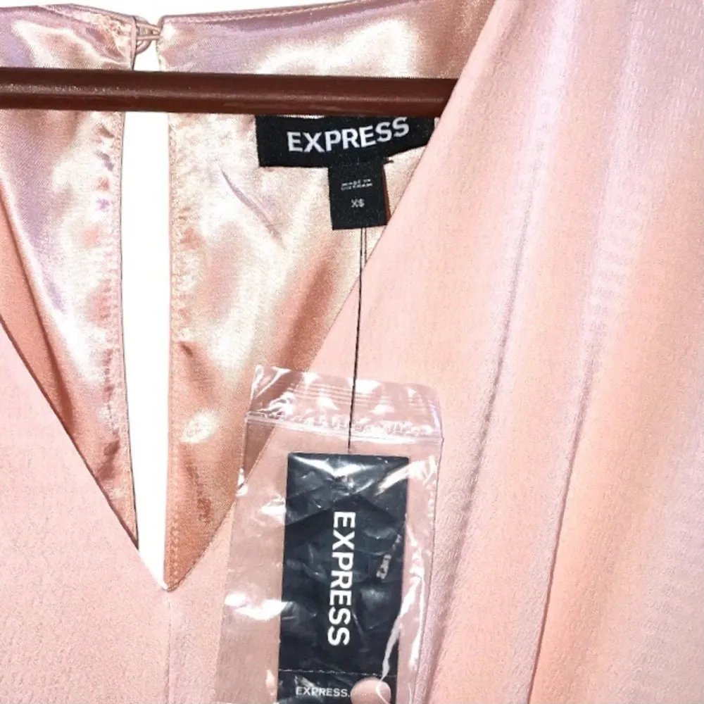 Express Pastel Pink Satin 3/4 Kimono Sleeve Wide Leg V-Neck Cropped Jumpsuit NWT - Image 7