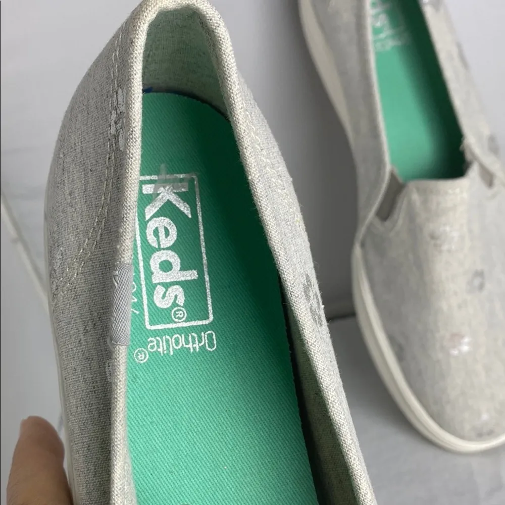 Keds Ortholite Gray and White Slip-On Sneakers with Cushioned Sole size 8.5 - Image 7