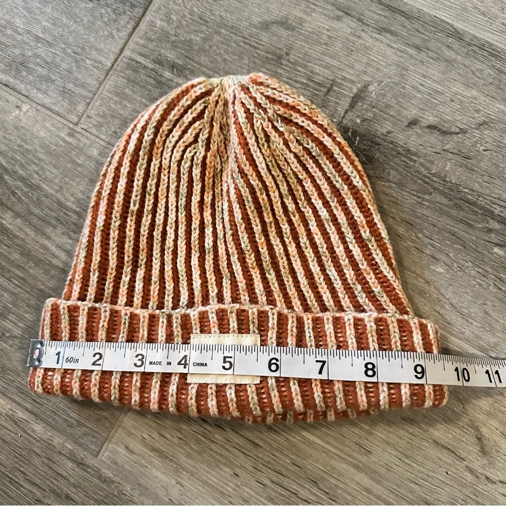 Urban Outfitters UO Plated Ribbed Beanie Burnt Orange Soft and Comfy - Image 4