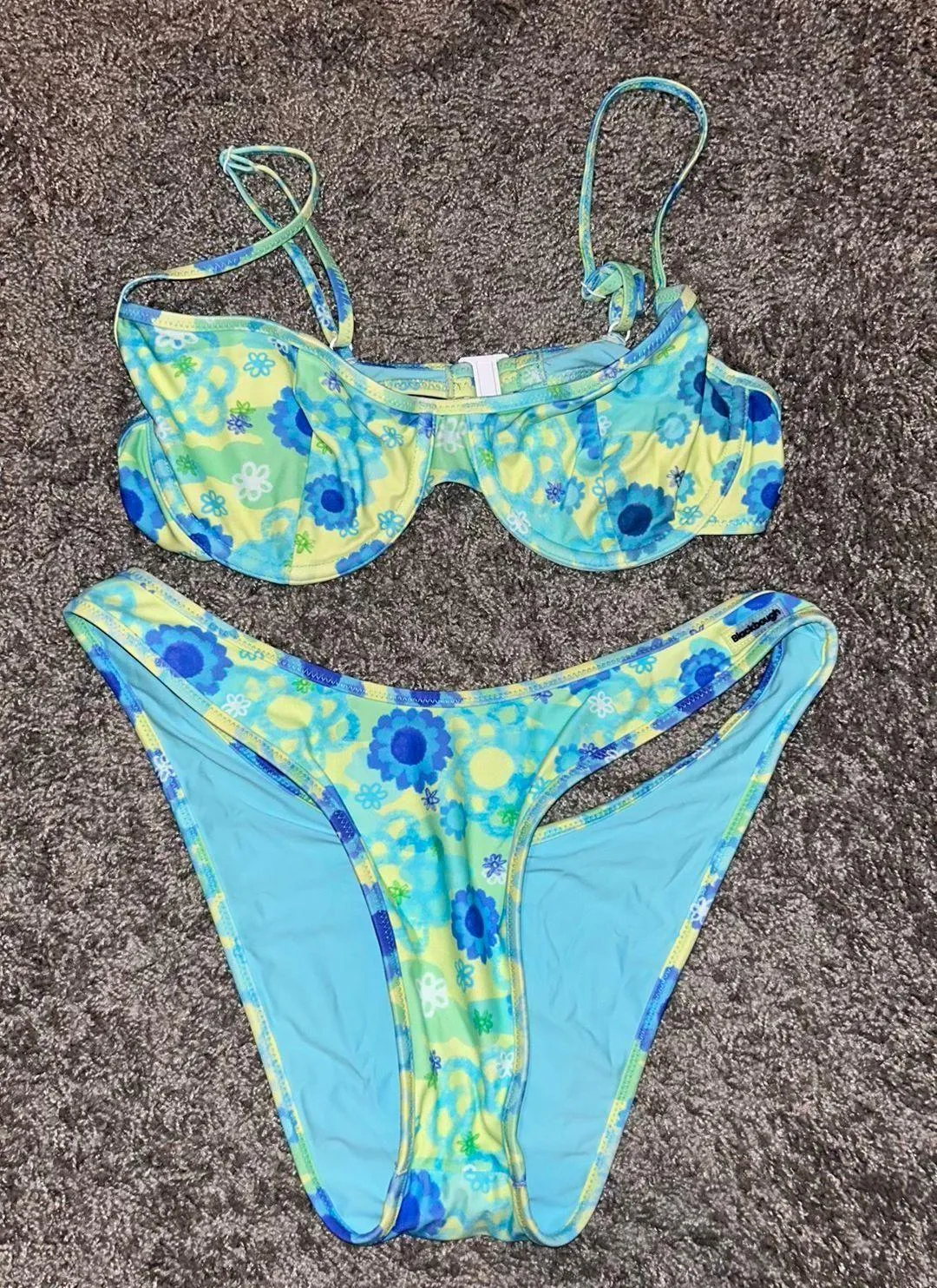 Blackbough Size M - Image 2